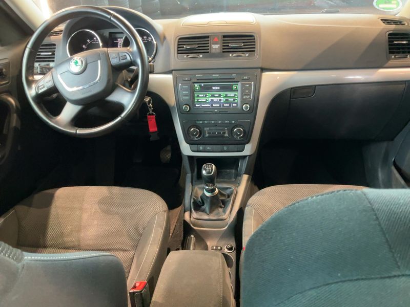 Skoda Yeti 1.2 TSI Ambition Plus Edition 2013 – снимка 17