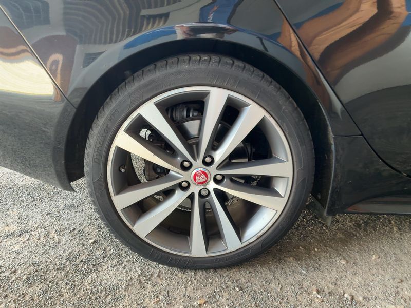 Jaguar XE 20d R-Sport 2017 – снимка 9
