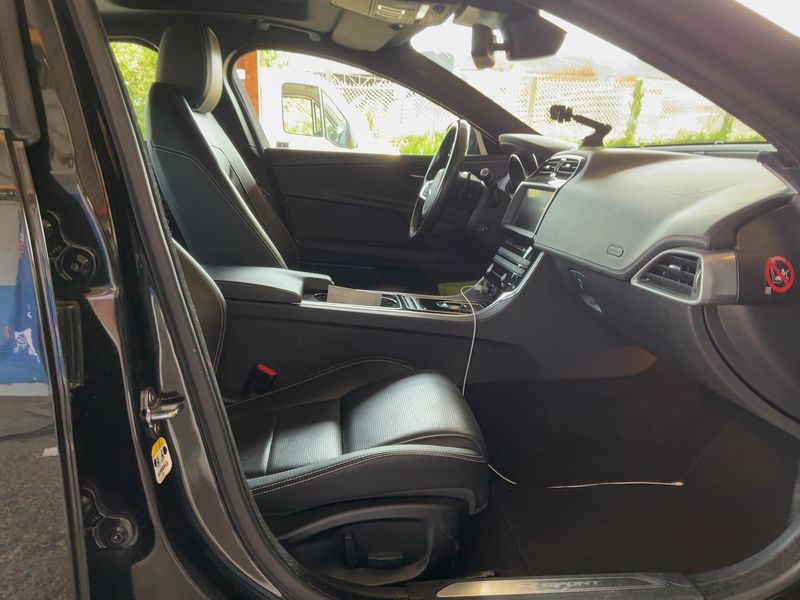 Jaguar XE 20d R-Sport 2017 – снимка 17