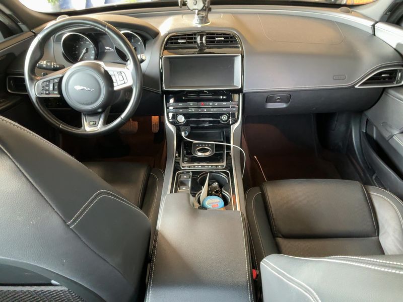 Jaguar XE 20d R-Sport 2017 – снимка 18