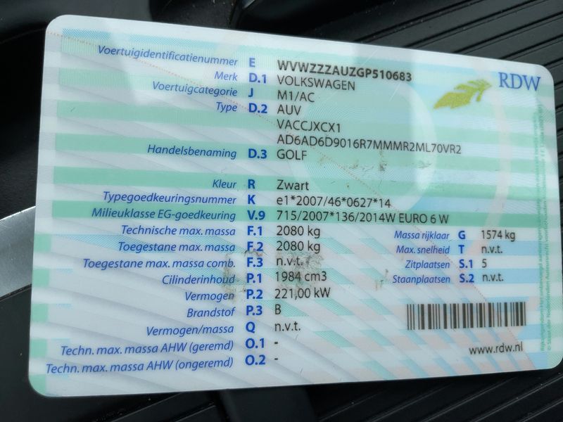 Volkswagen Golf VII 2.0 TSI R 4Motion BlueMotion Tech 2015 – снимка 20