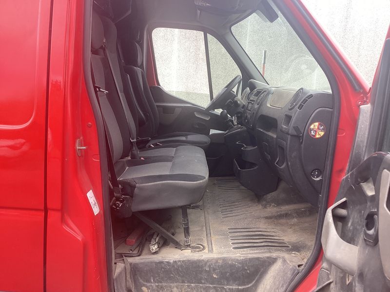 Nissan NV400 2.3 dCi L2H2 3,5t Comfort 2015 – снимка 16