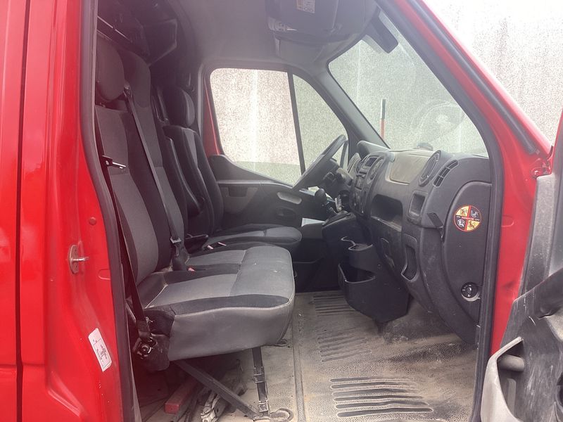 Nissan NV400 2.3 dCi L2H2 3,5t Comfort 2015 – снимка 19