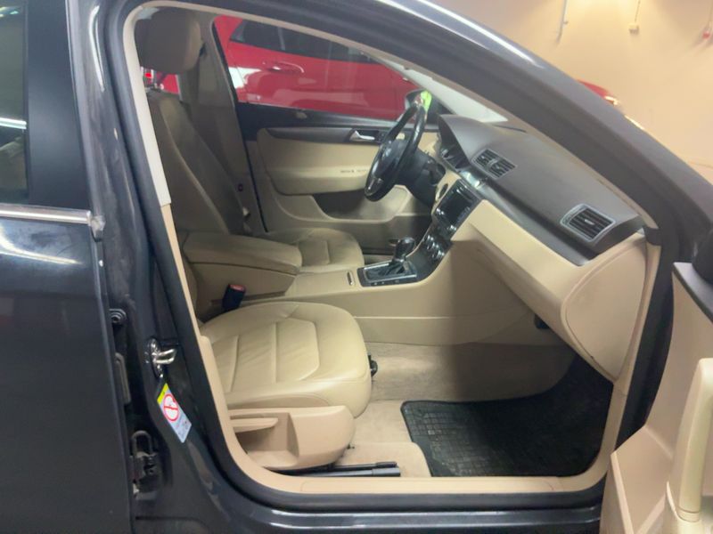 Volkswagen Passat 2.0 TDI Comfortline BlueMotion Tech 2012 – снимка 11