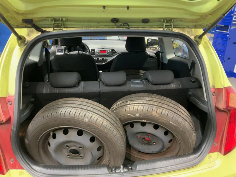 Kia Picanto 1.0 FIFA World Cup Edition 2014 – снимка 16