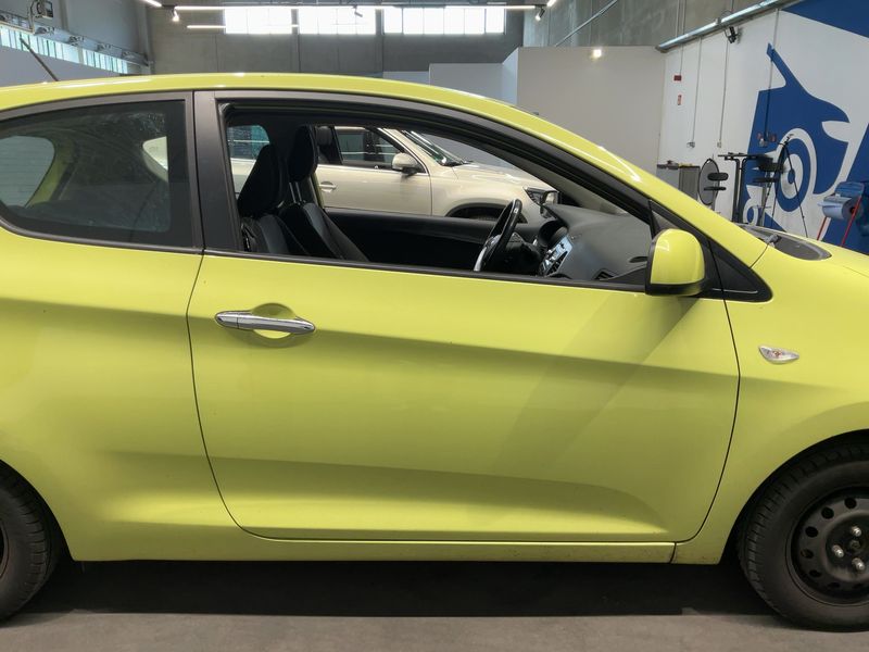 Kia Picanto 1.0 FIFA World Cup Edition 2014 – снимка 10