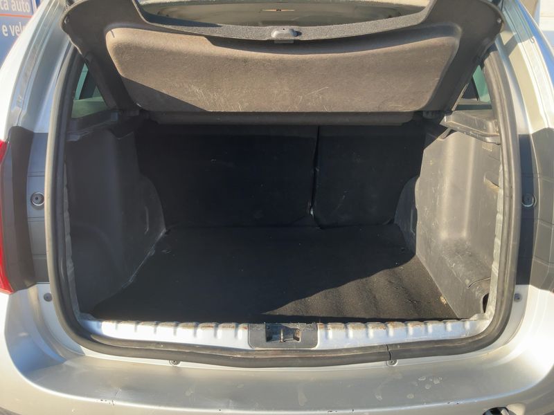 Dacia Duster 1.5 dCi Laureate 4x2 2014 – снимка 15