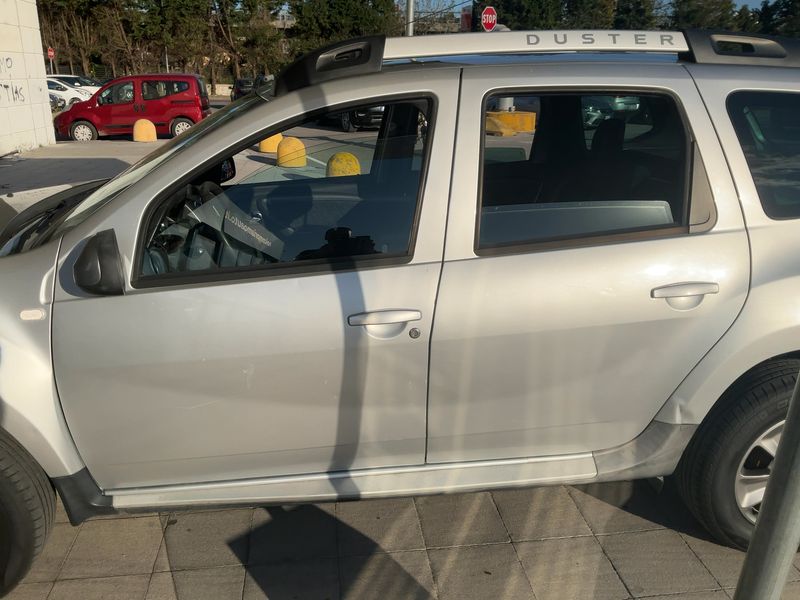 Dacia Duster 1.5 dCi Laureate 4x2 2014 – снимка 4