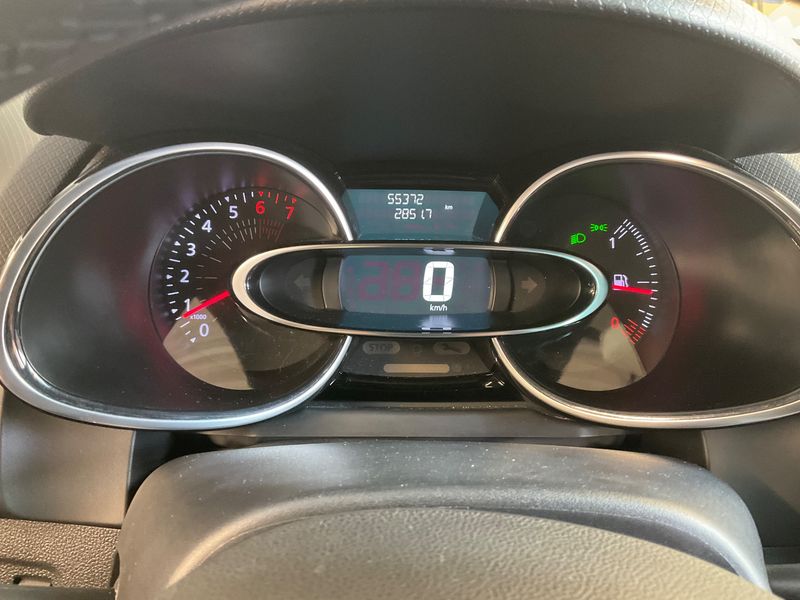 Renault Clio 1.2 Limited 2018 – снимка 19