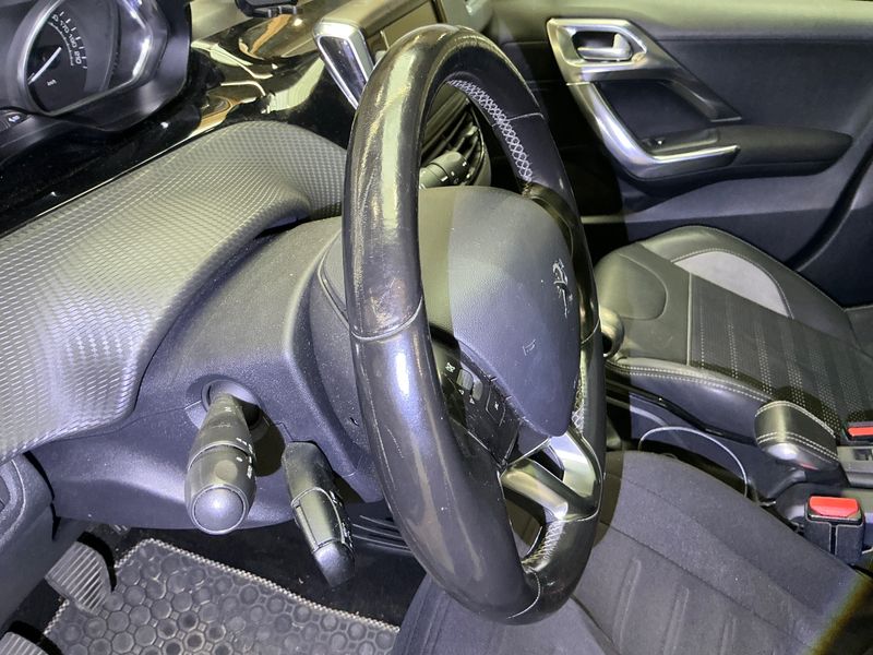 Peugeot 2008 1.6 Blue-HDi Allure 2015 – снимка 26