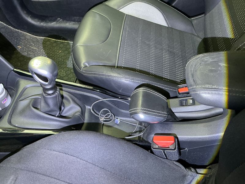 Peugeot 2008 1.6 Blue-HDi Allure 2015 – снимка 33