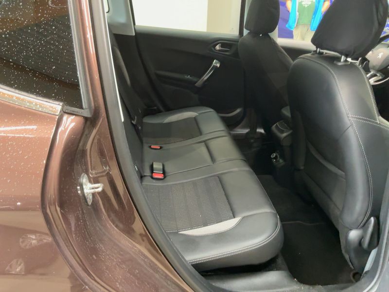 Peugeot 2008 1.6 Blue-HDi Allure 2015 – снимка 19