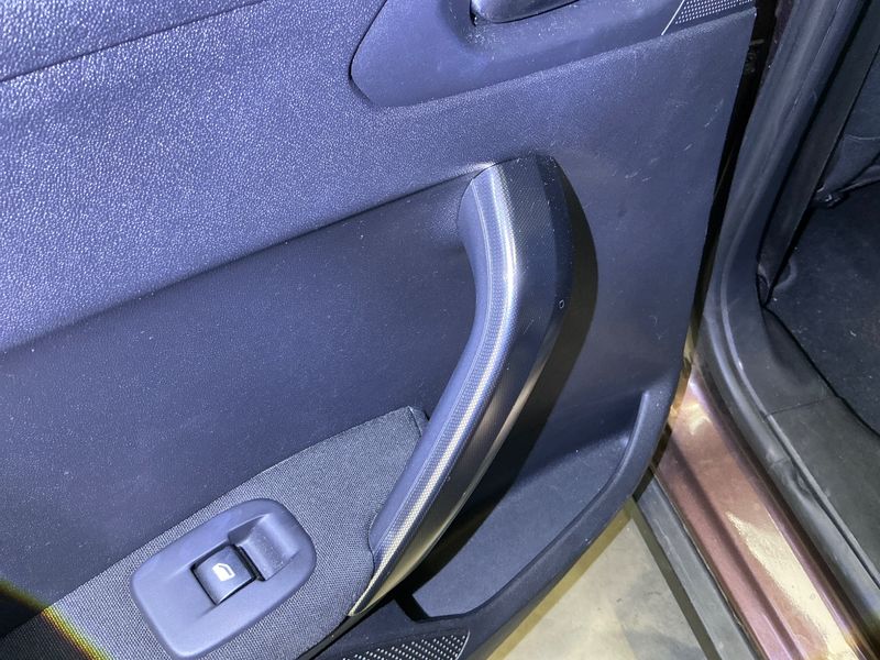Peugeot 2008 1.6 Blue-HDi Allure 2015 – снимка 28