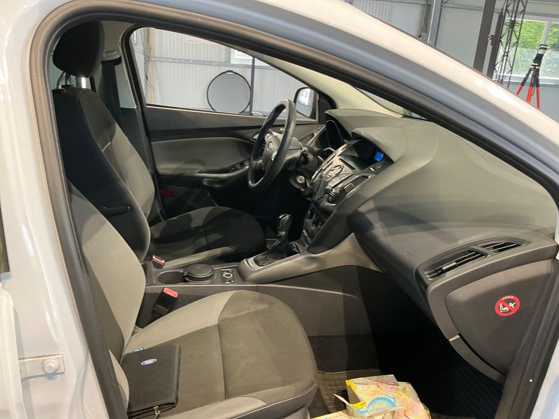 Ford Focus 1.6 Ti-VCT Trend 2011 – снимка 3