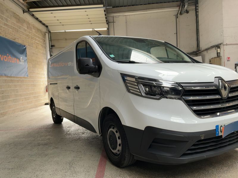 Renault Trafic 2.0 BLUE dCi L2H1 3T Confort 2023 – снимка 12