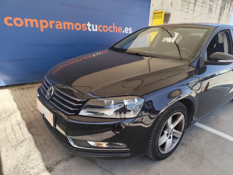 Volkswagen Passat 2.0 TDI Edition BlueMotion Tech 2011 – снимка 2
