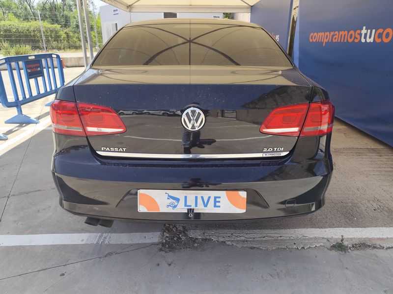 Volkswagen Passat 2.0 TDI Edition BlueMotion Tech 2011 – снимка 4