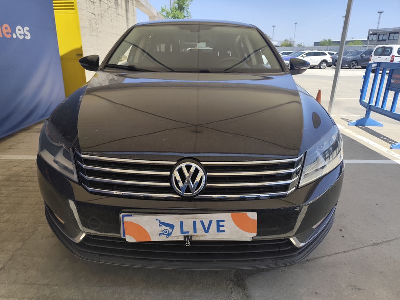 Volkswagen Passat 2.0 TDI Edition BlueMotion Tech 2011 – снимка 7
