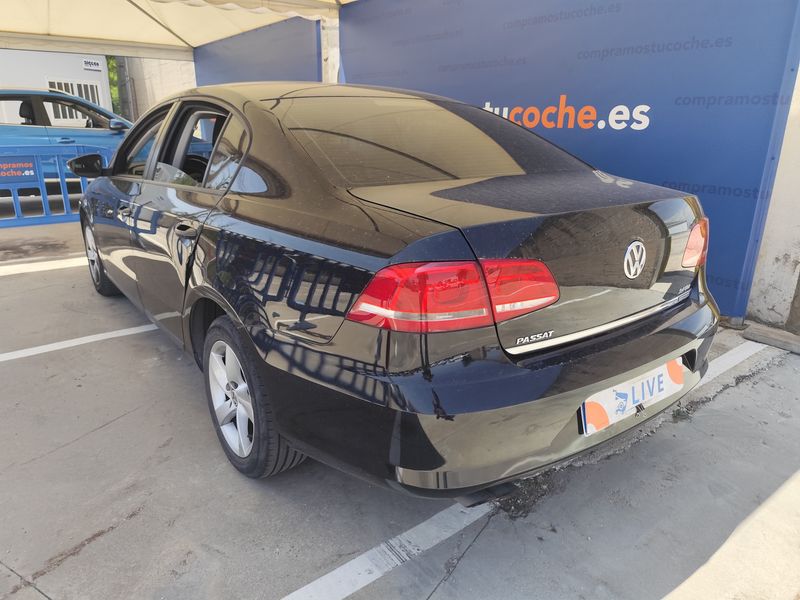 Volkswagen Passat 2.0 TDI Edition BlueMotion Tech 2011 – снимка 3