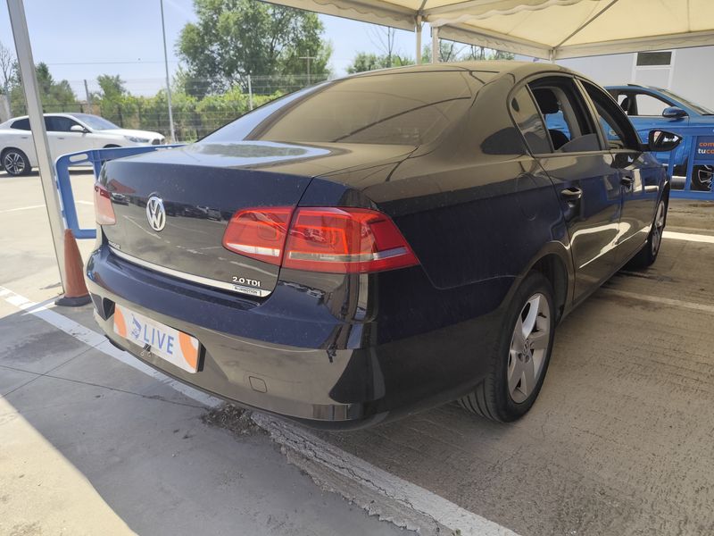 Volkswagen Passat 2.0 TDI Edition BlueMotion Tech 2011 – снимка 5