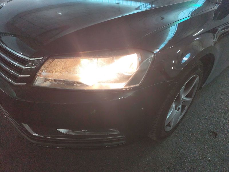 Volkswagen Passat 2.0 TDI Edition BlueMotion Tech 2011 – снимка 42