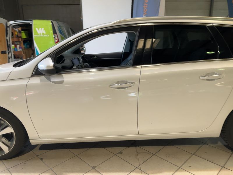 Peugeot 308 2.0 Blue-HDi Feline 2014 – снимка 4