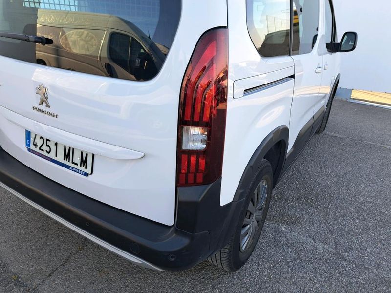 Peugeot Rifter 1.2 PureTech Allure N1 L1 2023 – снимка 15