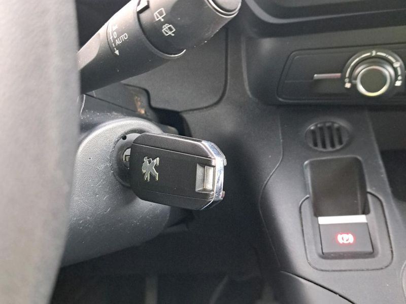 Peugeot Rifter 1.2 PureTech Allure N1 L1 2023 – снимка 22