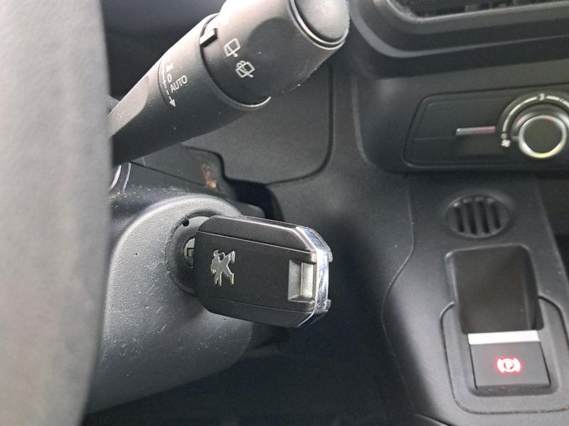 Peugeot Rifter 1.2 PureTech Allure N1 L1 2023 – снимка 21