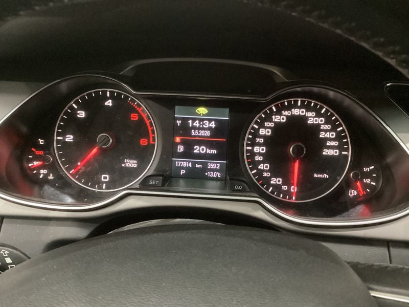 Audi A4 2.0 TDI Ambiente 2012 – снимка 13