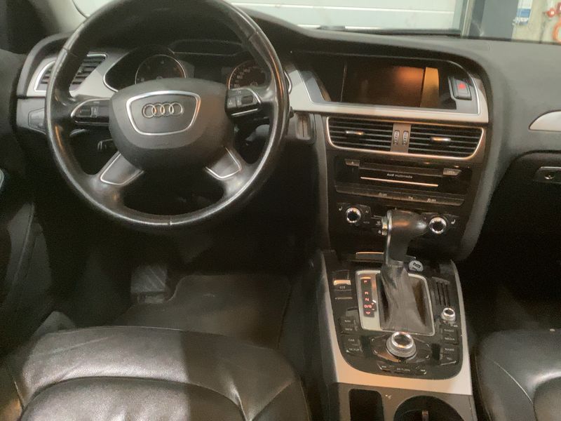 Audi A4 2.0 TDI Ambiente 2012 – снимка 12
