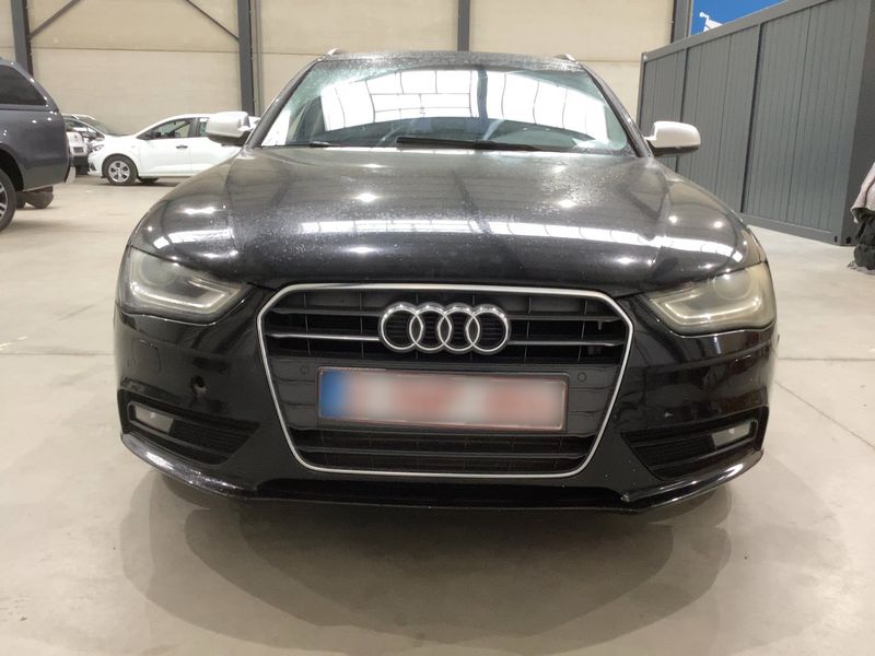 Audi A4 2.0 TDI Ambiente 2012 – снимка 9