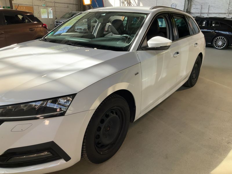 Skoda Octavia 2.0 TDI Clever 2022 – снимка 2