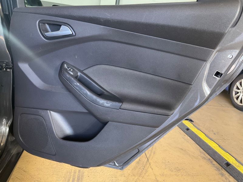 Ford Focus 1.0 EcoBoost Titanium 2016 – снимка 27