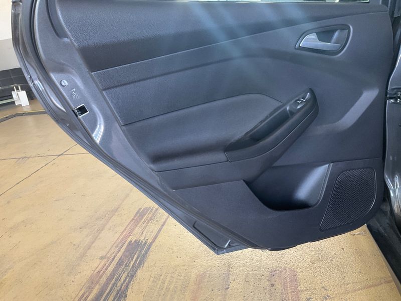 Ford Focus 1.0 EcoBoost Titanium 2016 – снимка 35