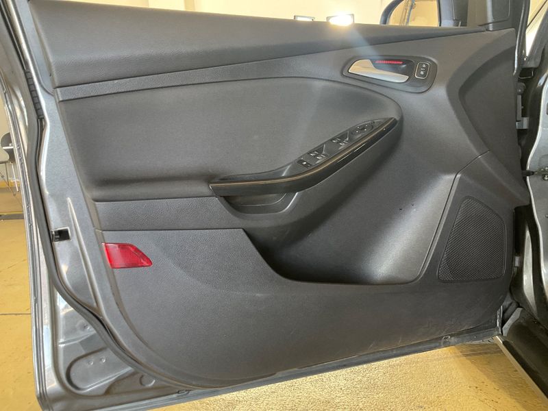 Ford Focus 1.0 EcoBoost Titanium 2016 – снимка 37