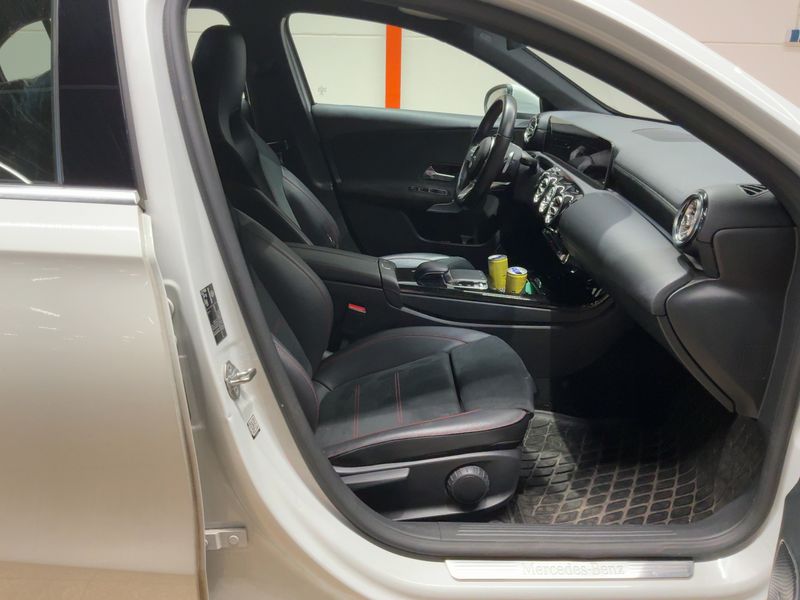 Mercedes-Benz A-Klasse A 200 d AMG Line 2020 – снимка 17