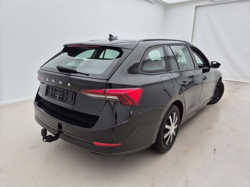 Skoda Octavia 2.0 TDI Ambition 2023 – снимка 2