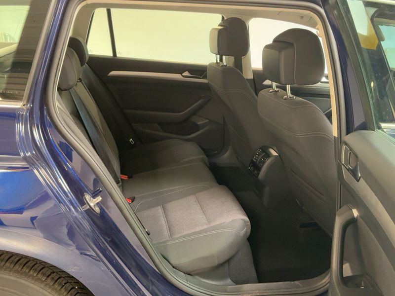 Volkswagen Passat 1.6 TDI 2019 – снимка 14
