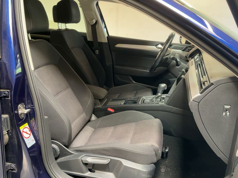 Volkswagen Passat 1.6 TDI 2019 – снимка 11