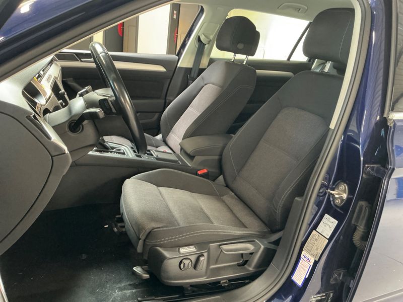 Volkswagen Passat 1.6 TDI 2019 – снимка 36