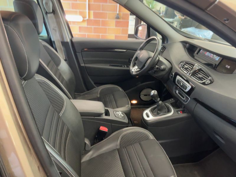 Renault Grand Scenic 1.2 TCe Energy BOSE Edition 2016 – снимка 17