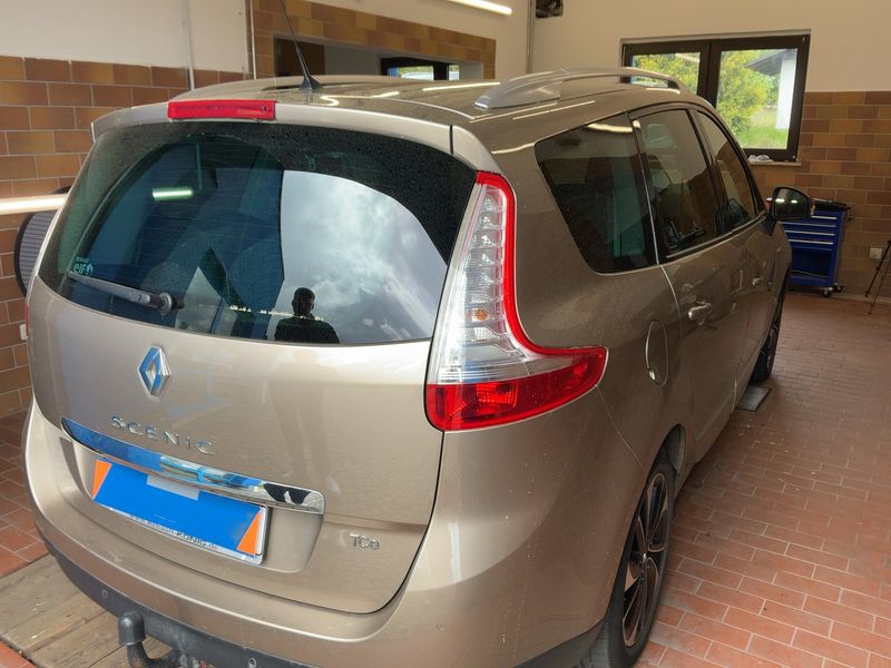 Renault Grand Scenic 1.2 TCe Energy BOSE Edition 2016 – снимка 8