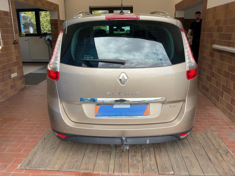 Renault Grand Scenic 1.2 TCe Energy BOSE Edition 2016 – снимка 7