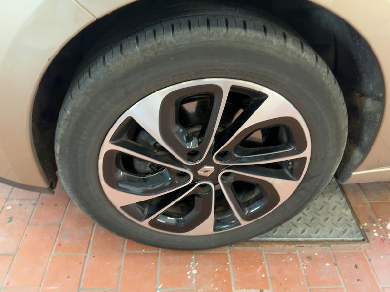 Renault Grand Scenic 1.2 TCe Energy BOSE Edition 2016 – снимка 3