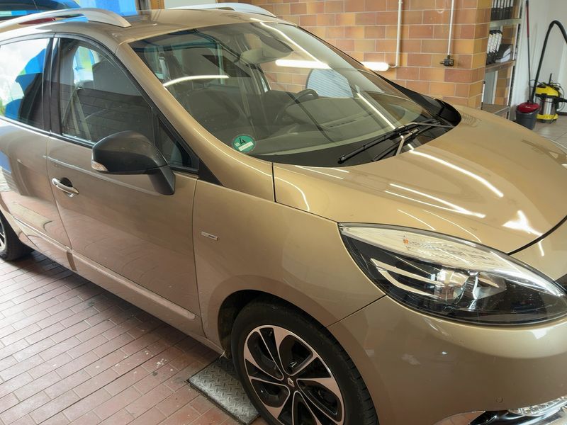 Renault Grand Scenic 1.2 TCe Energy BOSE Edition 2016 – снимка 12