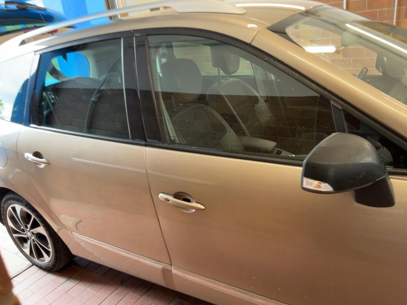 Renault Grand Scenic 1.2 TCe Energy BOSE Edition 2016 – снимка 10
