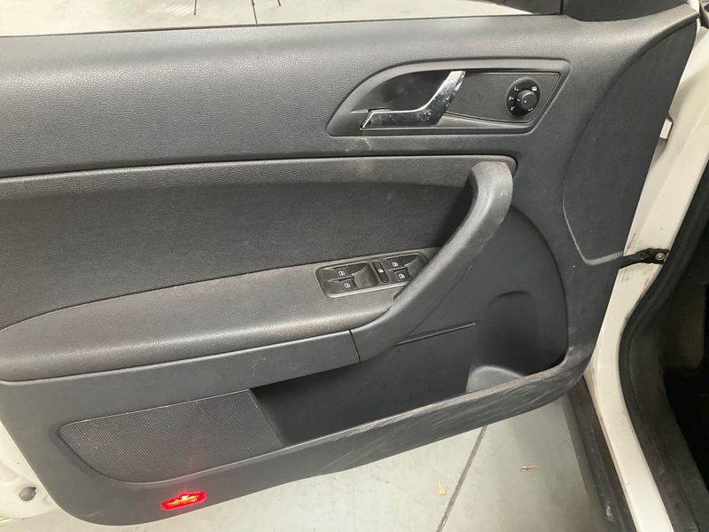 Skoda Yeti 2.0 TDI Outdoor 2014 – снимка 28
