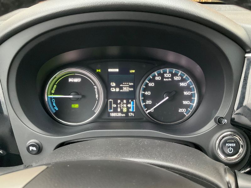 Mitsubishi Outlander 2.0 PHEV PHEV Basis 4WD 2015 – снимка 19