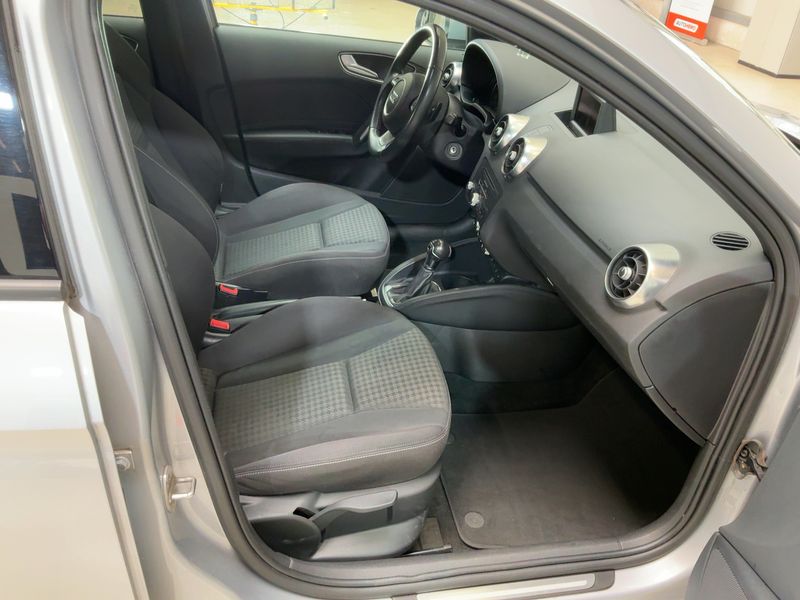 Audi A1 Sportback 1.6 TDI Ambition 2014 – снимка 16